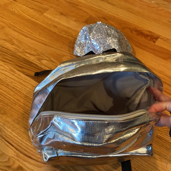 Silver Backpack & Hat - Picture 4 of 4